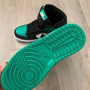 Green Nike Jordan mid
